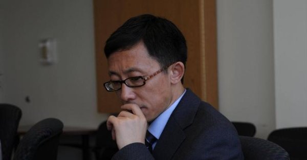 十大正规配资平台 人民币汇率底气何在？王晋斌：在稳金融、稳出口中寻找新平衡